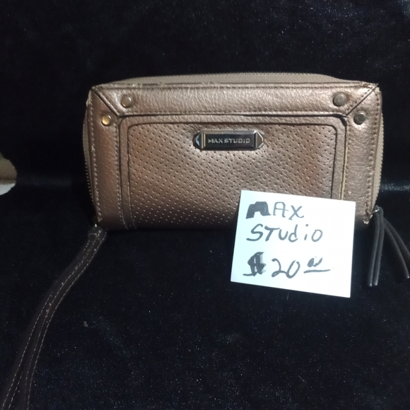 Purses and bags - Picture 3 of 13